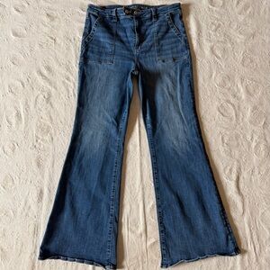 AMERICAN EAGLE Super High Rise Flare Jeans